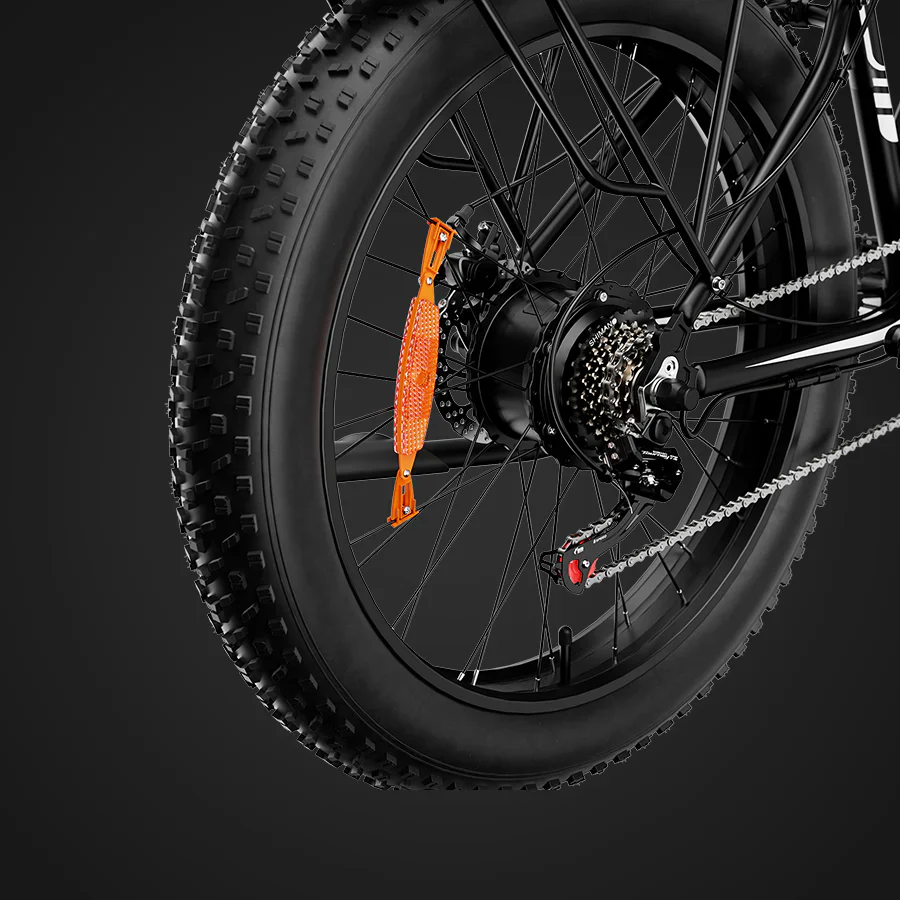 AMYET EB26 review rear wheel close-up showing the fat tire and gear system